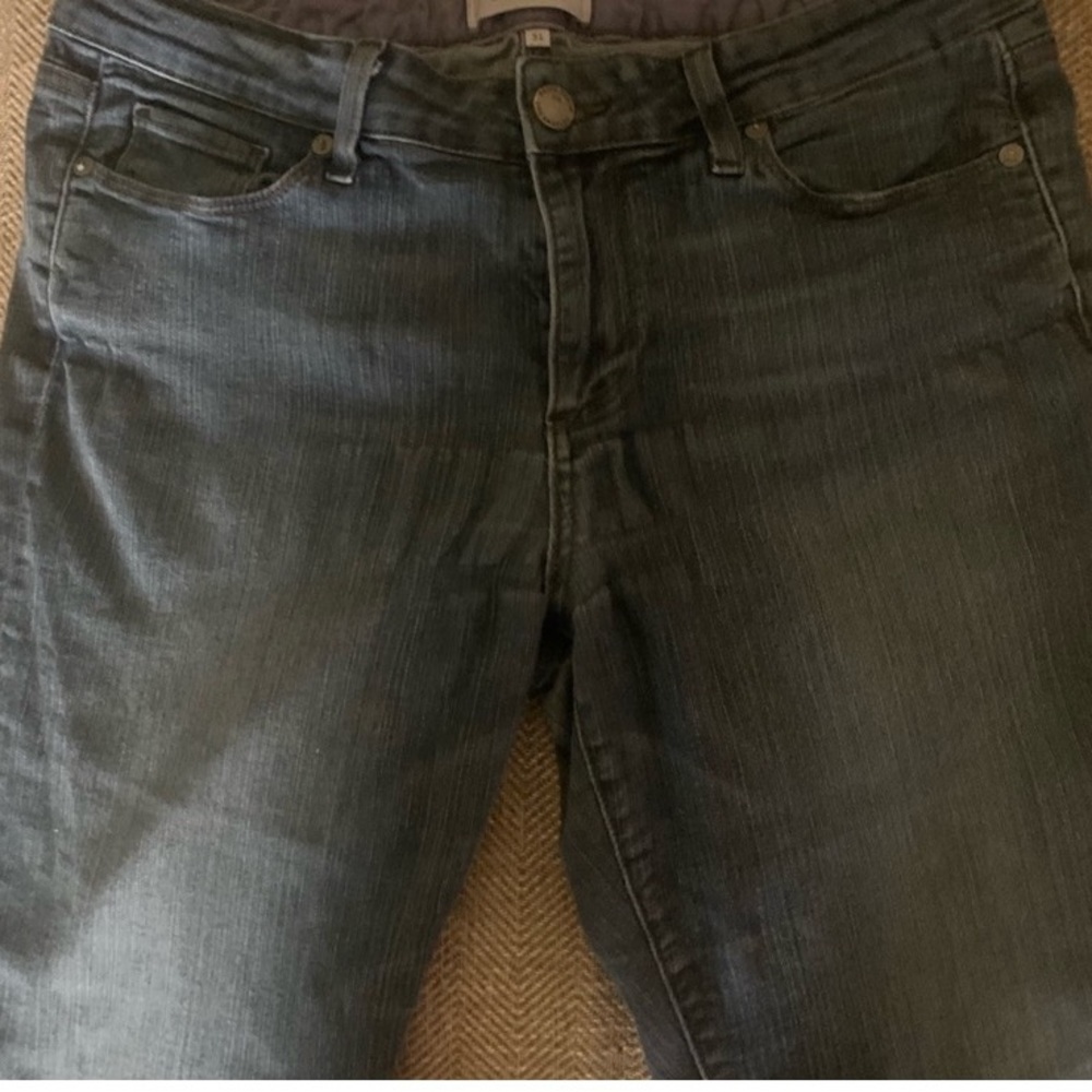 Excellent Preowned Condition Paige Skyline Skinny Jeans Size 31.